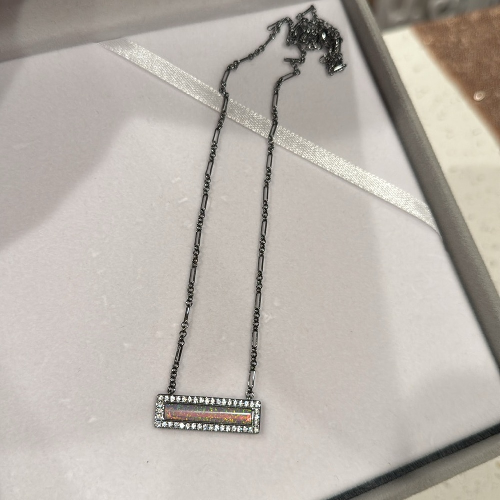 Bomb party opal necklace